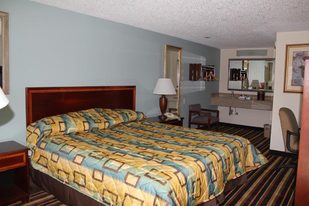 Somatel Goodlettsville Room photo